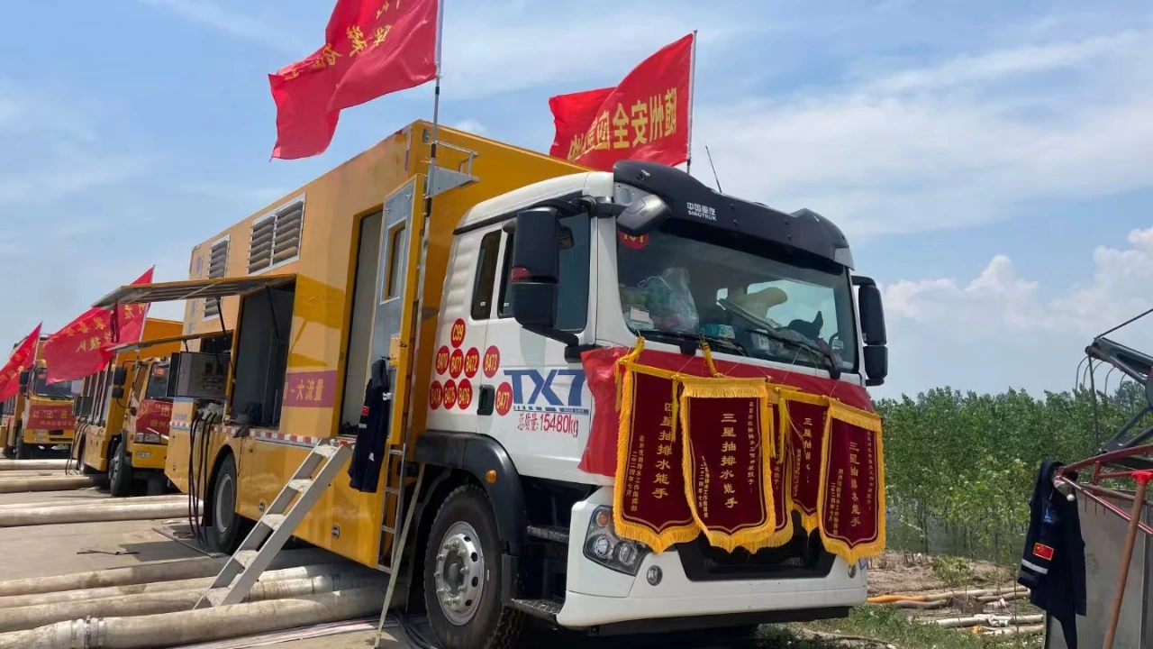 CLW dispatched an emergency team to support flood control and disaster relief