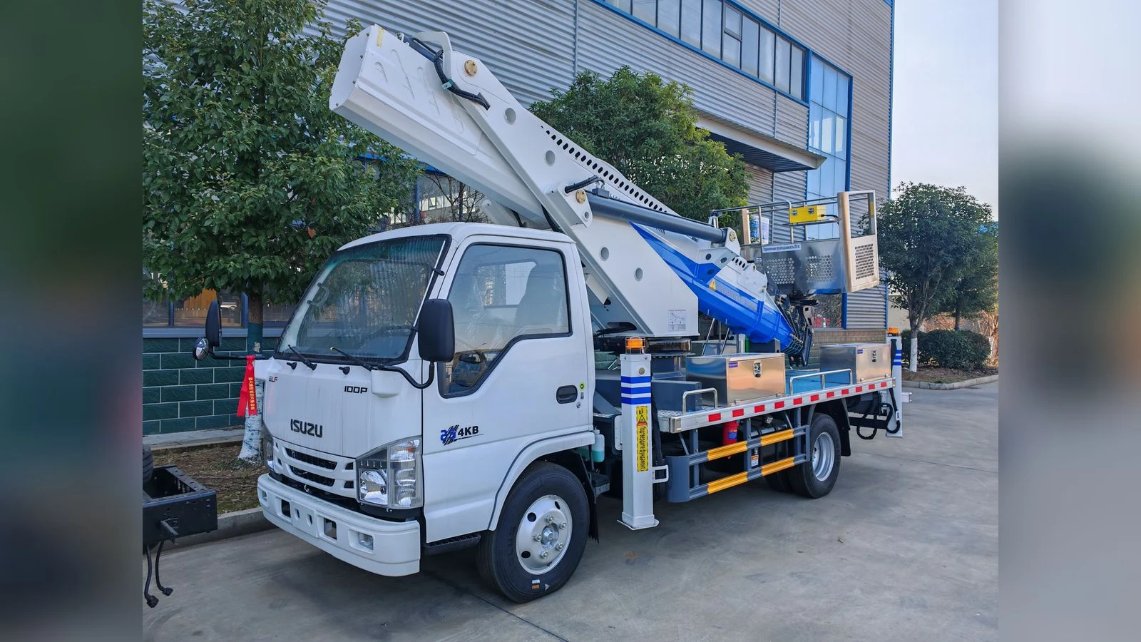 ISUZU 100P 4x2 Aerial Work Truck 120HP Telescopic Boom Cherry Picker Bucket Truck