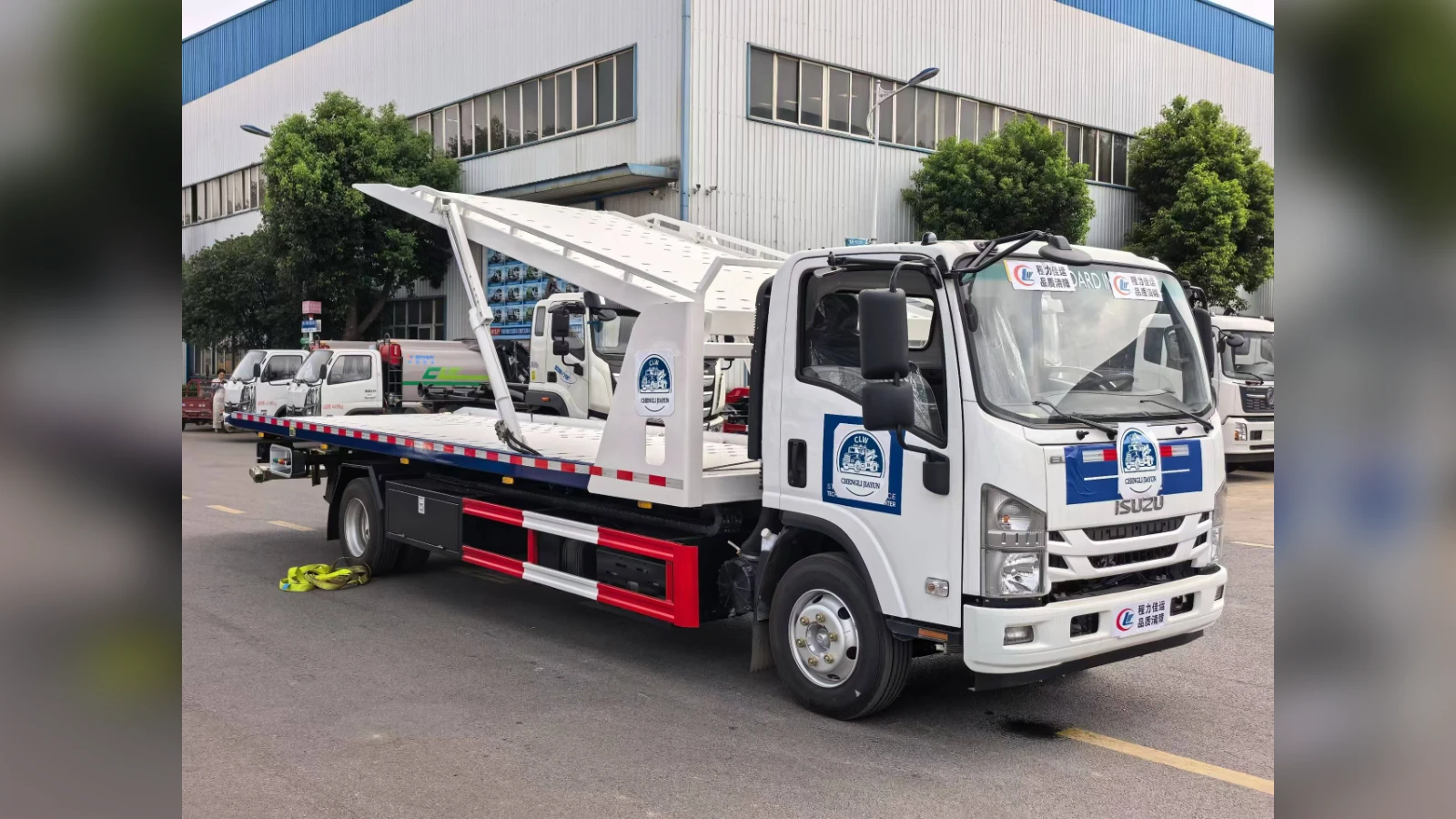ISUZU Light One-Tow-Three Car Carrier Truck