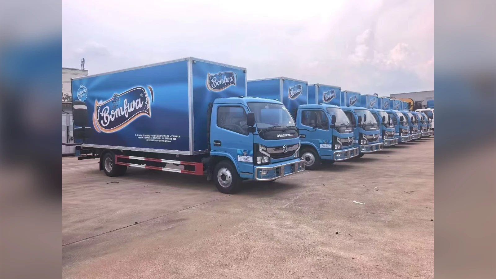 Dongfeng D7 4x2 8-Ton Insulated Box Truck for Beverage City Delivery