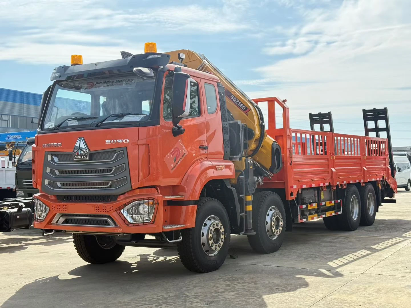 SINOTRUK NX 6X4 Truck Mounted with XCMG SQZ560 Folding Crane, Max Lifting Capacity 28 Ton