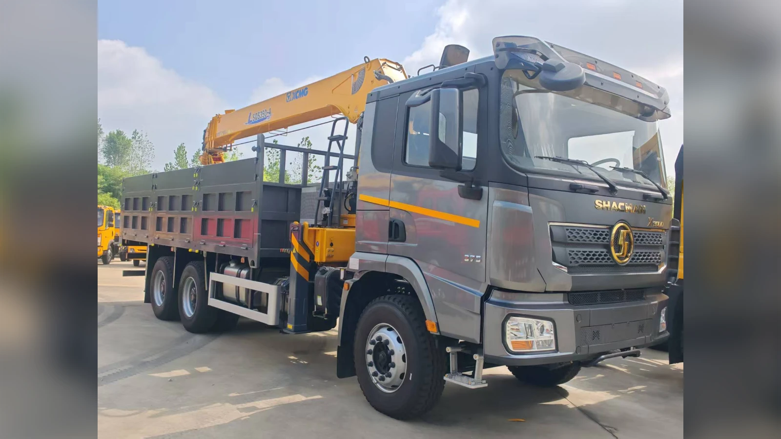 SHACMAN X3000 6x4 with 14-Ton 6-Section Boom for Projects