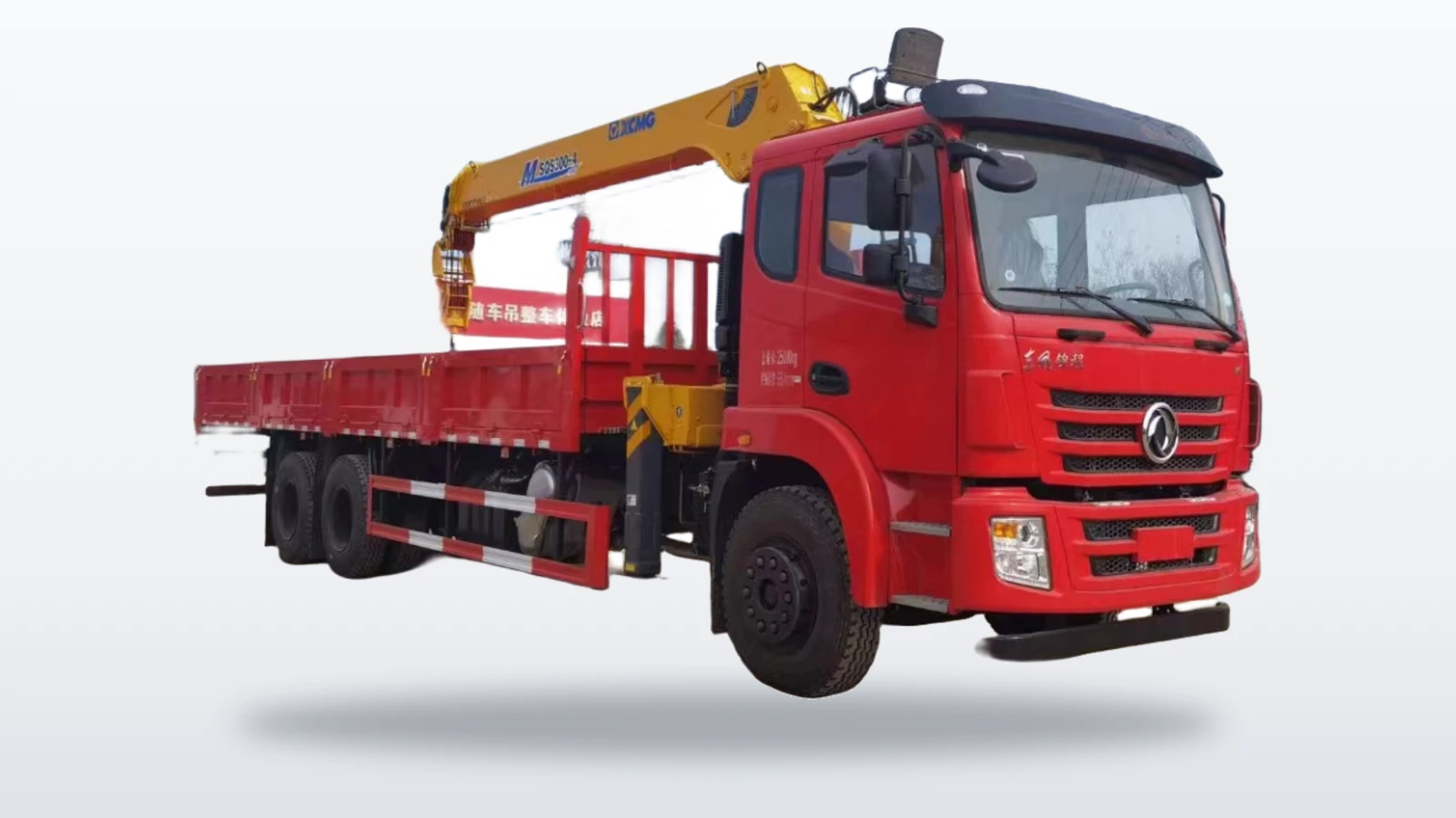 Dongfeng 6x2 with XCMG 12-Ton Crane for Intra-City Loads