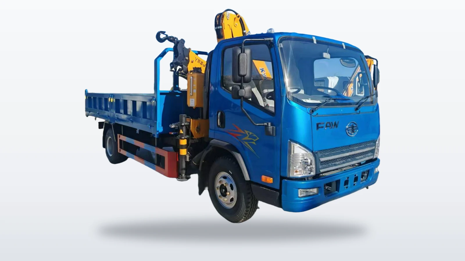 FAW Jiefang with 8 t·m Knuckle Crane for Light Construction
