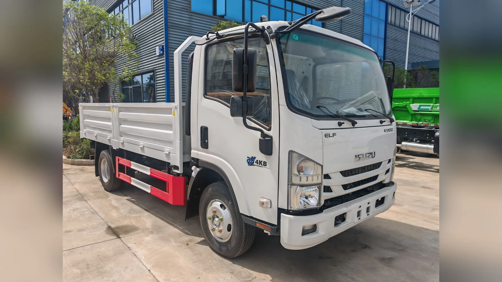 ISUZU KV100 4x2  Light Cargo Truck Drop-Side Bed Reliable City Distribution