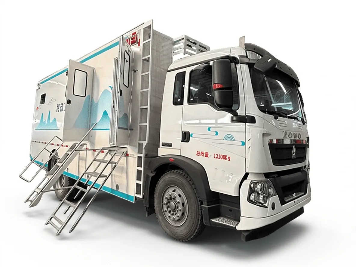 HOWO 8-Stall Mobile Toilet Truck for Events & Sites
