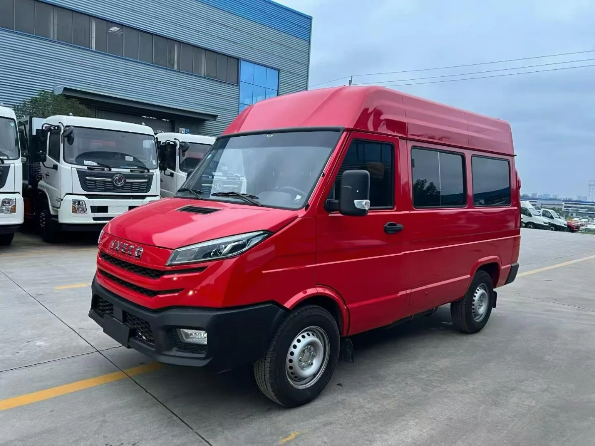 IVECO 9-Seat Personnel Carrier Ambulance for Crew Moves