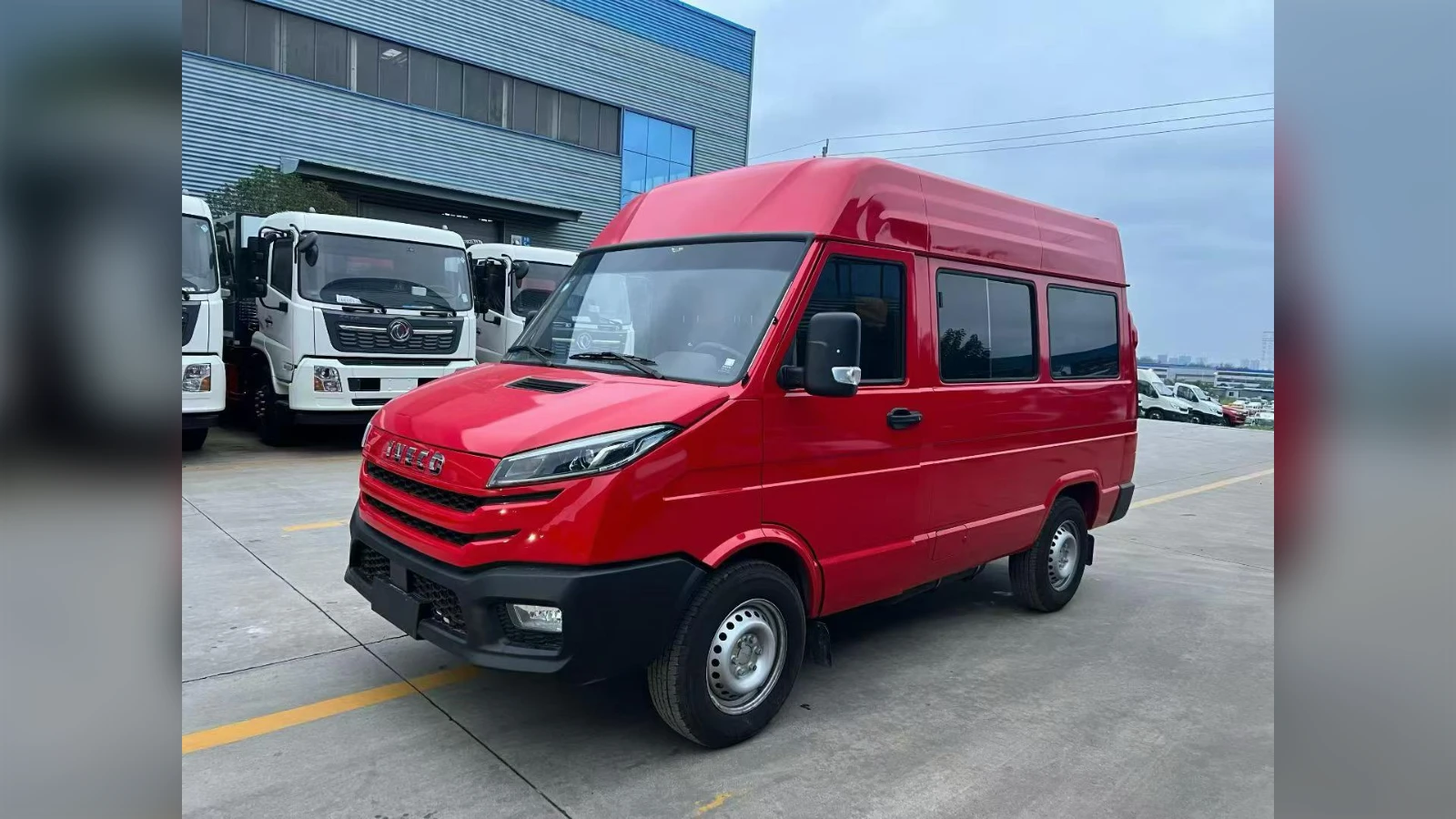 IVECO 9-Seat Personnel Carrier Ambulance for Crew Moves