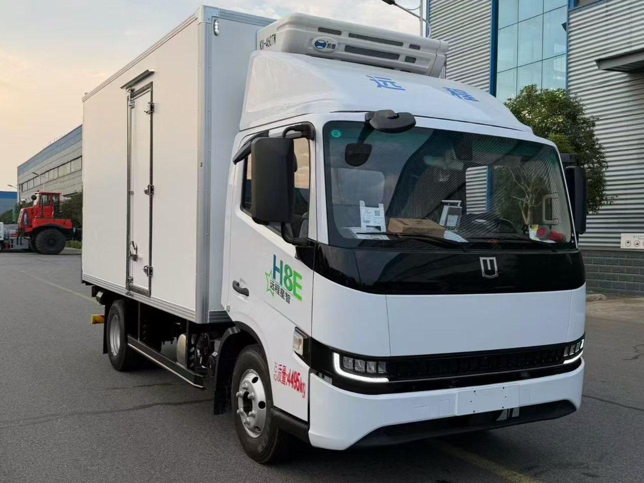 Geely Farizon H8E Pure Electric Refrigerated Truck 4.5Ton CATL Battery 2C Fast Charge Freezer Reefer Truck For Frozen Food Transport