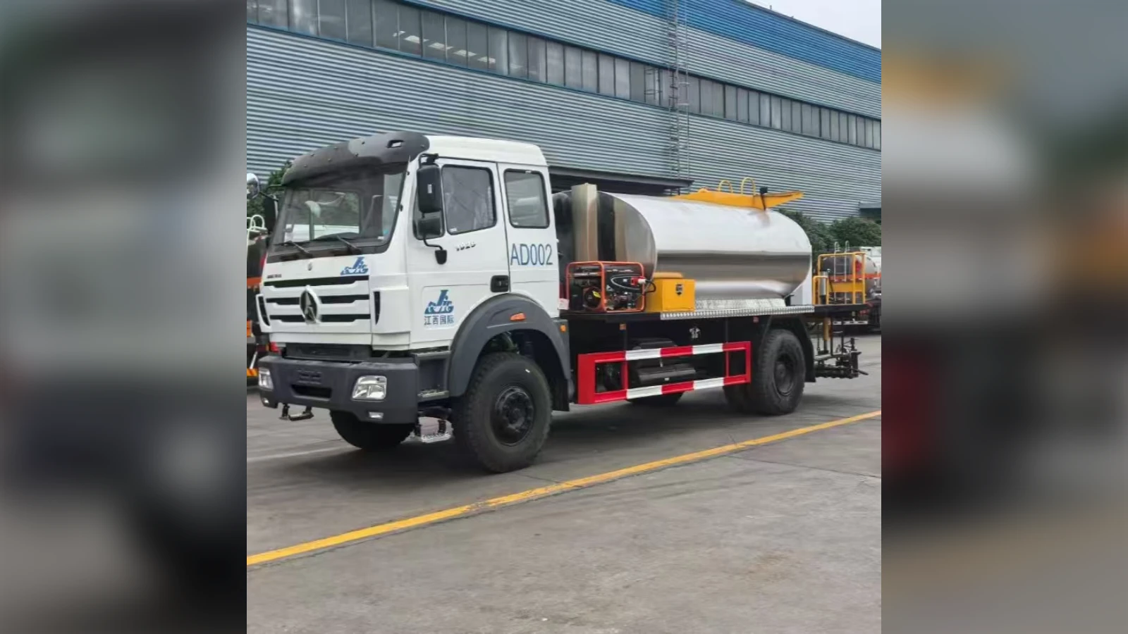 Beiben 6x4 Asphalt Distributor 8cbm for Base Course Work