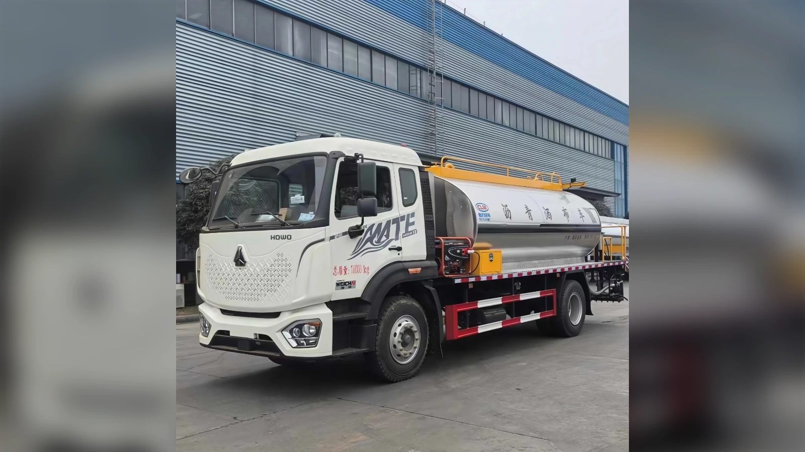 HOWO 4x2 Asphalt Distributor 10cbm for Fleet Works