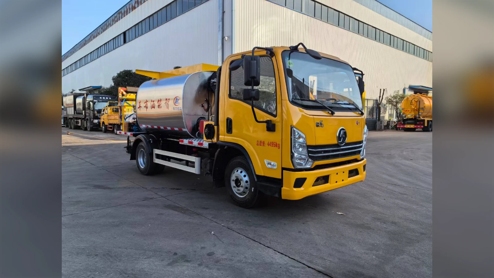 SHACMAN K1 Bitumen Distributor for Seal Season