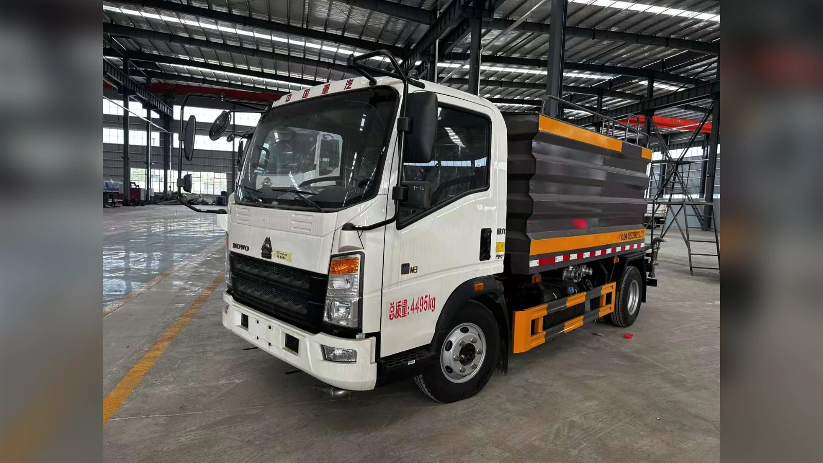HOWO 10cbm Sewage Vacuum Truck for Municipal Fleets