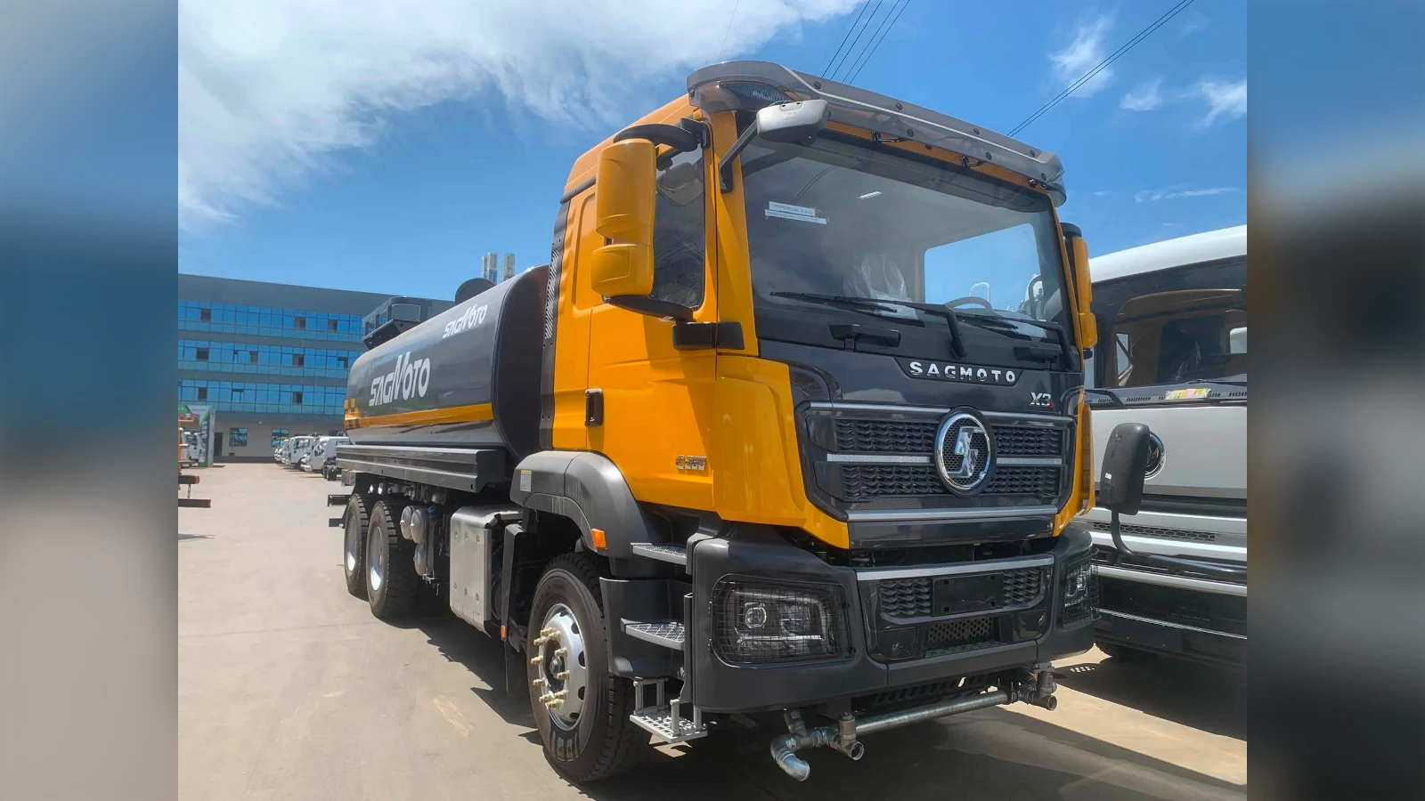SHACMAN 6x4 15 m3 water tanker, rear three-quarter render