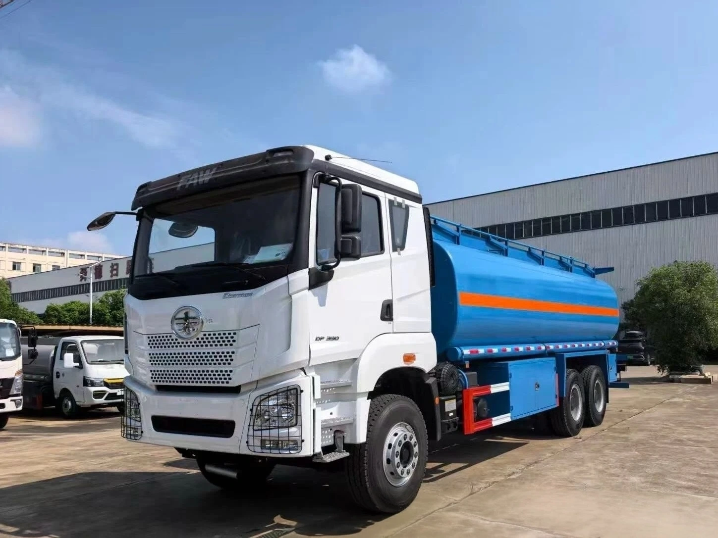 FAW 6x4 Fuel Tank Truck Blue Aluminium Bowser for Fleet Refuelling