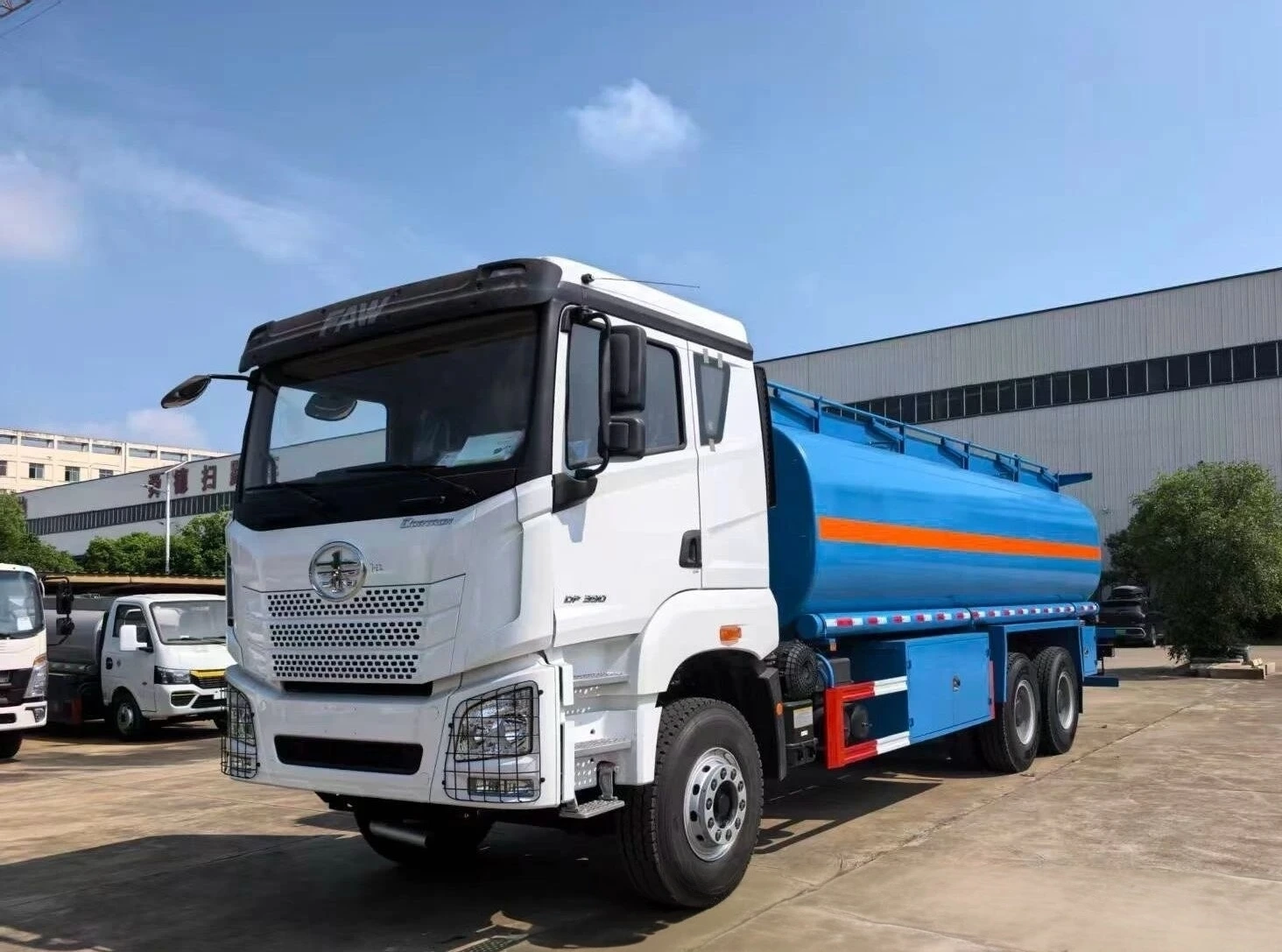 FAW 6x4 Fuel Tank Truck Blue Aluminium Bowser for Fleet Refuelling