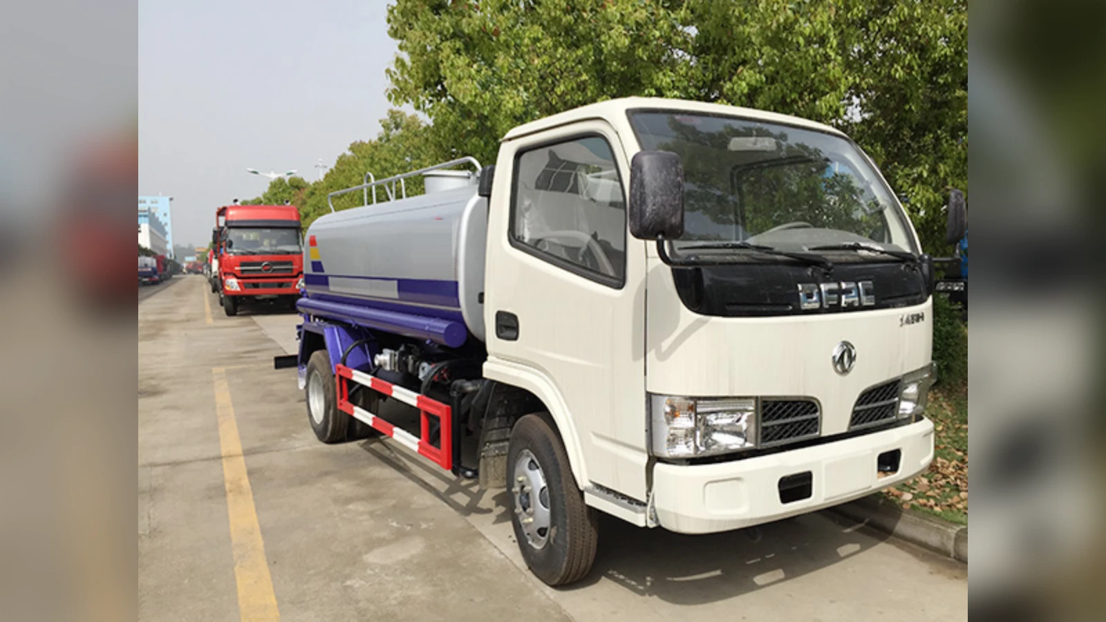 DONGFENG 5cbm Small Water Sprinkler Truck for Plaza & Sidewalk Duty