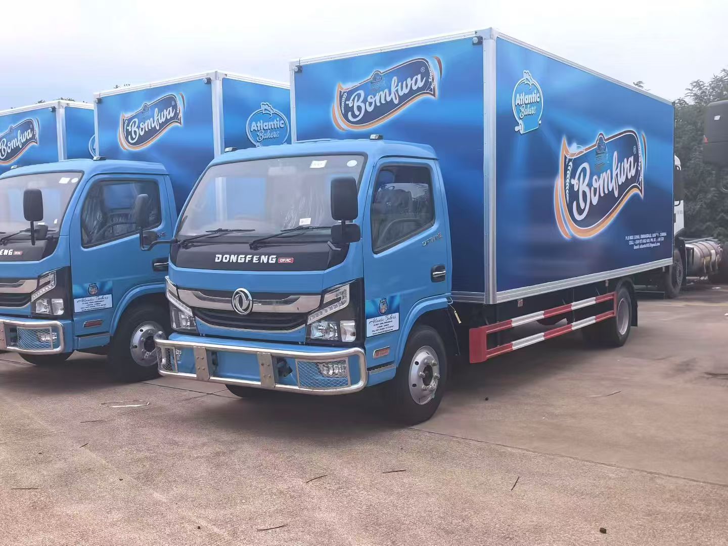 Livraison réussie de 8 camions légers à caisse DONGFENG pour le projet de distribution alimentaire Bomfwa en Zambie