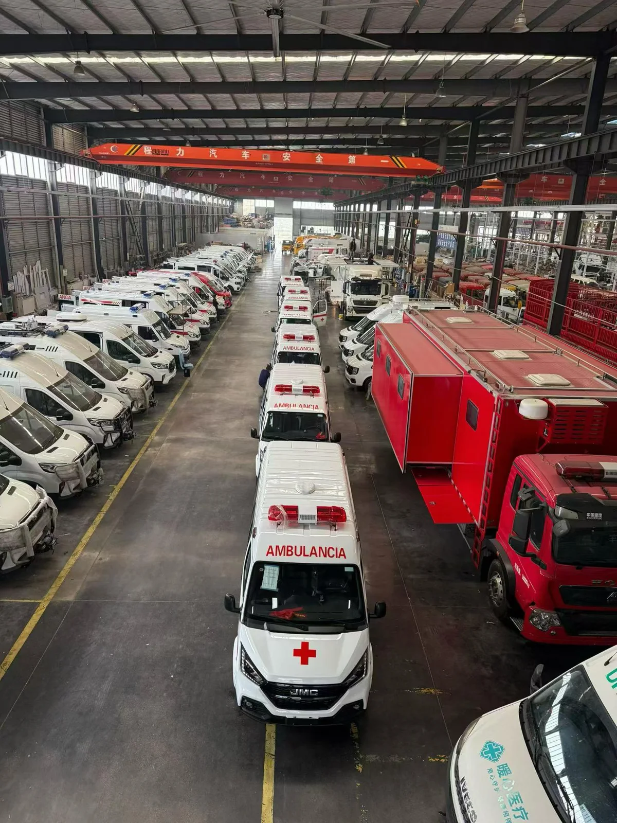 JMC ambulance front AMBULANCIA livery