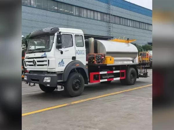 Beiben 6x4 Asphalt Distributor 8cbm for Base Course Work