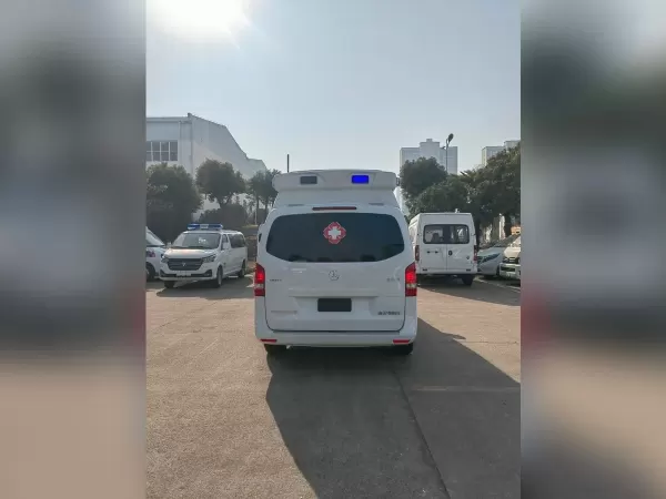 Mercedes Sprinter 4x2 ICU Monitor Ambulance Van with Equipment Wall