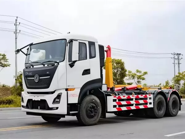 Dongfeng 4x2 5cbm Roll-Off Hook Lift for Waste Points & Workshops