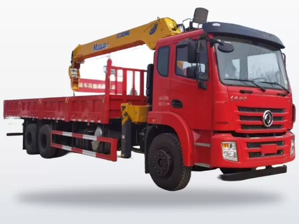 Dongfeng 6x2 with XCMG 12-Ton Crane for Intra-City Loads