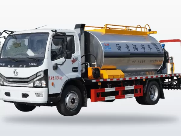 Dongfeng 4X2 8 cbm Asphalt Distributor Truck for Road Bitumen Works
