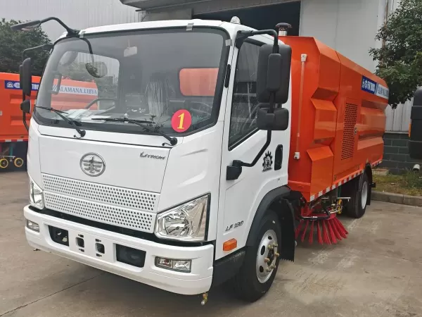 FAW 4x2 Road Sweeper Truck Regenerative Street Sweeper with Side Brooms and Water Tank