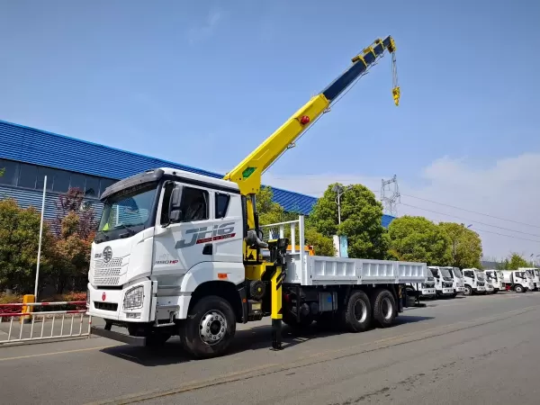 FAW JH6 6x4 with 10-Ton Straight Crane for Long Hauls