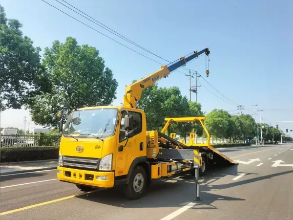 FAW HuVH 4x2 190HP Wrecker Truck XCMG 4T 4-Section Boom One-Tow-Two
