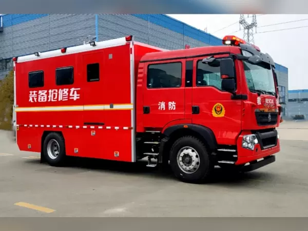 Field Kitchen Truck Serving 300 Meals for Disaster Relief