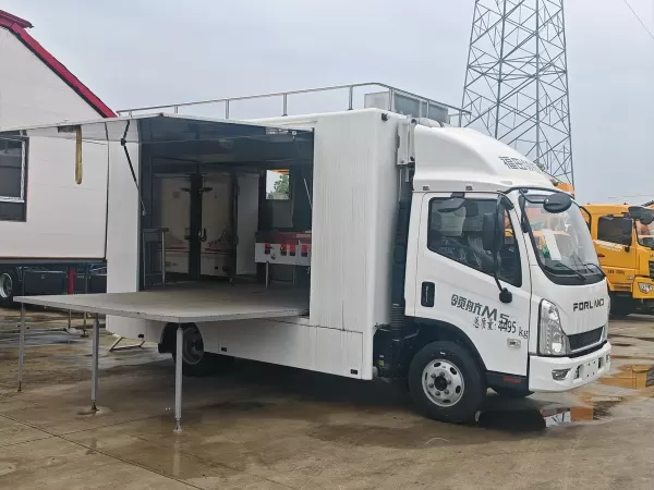 Camión cocina de catering móvil de emergencia con equipo de cocina totalmente en acero inoxidable