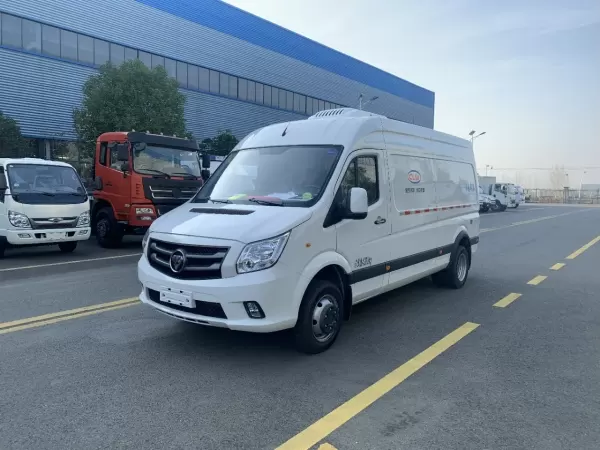 FOTON 4X2 6 cbm Refrigerated Van Truck for Urban Cold Chain