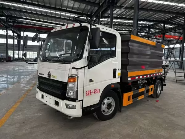 SINOTRUK HOWO 6X4 10 cbm Sewage Suction Truck for Municipal Sewer Cleaning