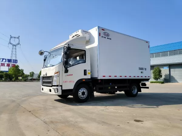 SINOTRUK HOWO 4X2 20 cbm Refrigerated Box Truck for Cold-Chain Delivery