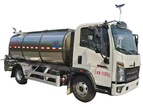 HOWO 5cbm Stainless Milk Tanker for Farm Collection