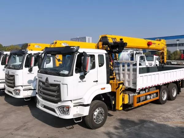 HOWO NX 6x4 with 10-Ton Knuckle Crane for Timber & Steel