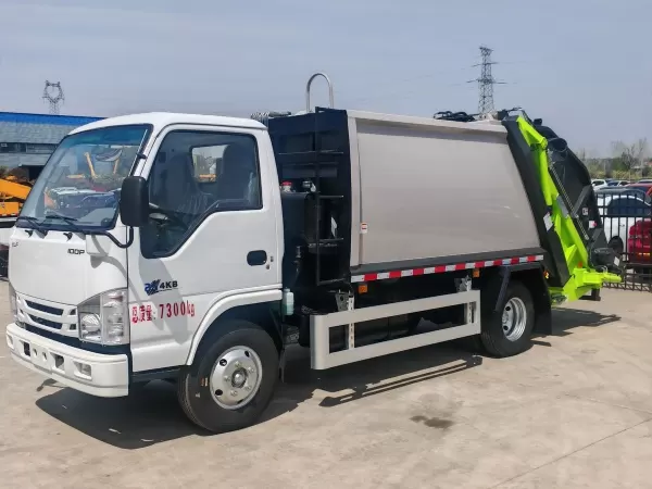 ISUZU 100P 4x2 5m3 Mini Compactor Garbage Truck Blue-Plate