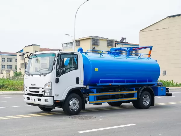ISUZU ELF 8,000L Vacuum Sewage Truck | Battioni MEC 6500 Pump, 190HP, 7m Suction