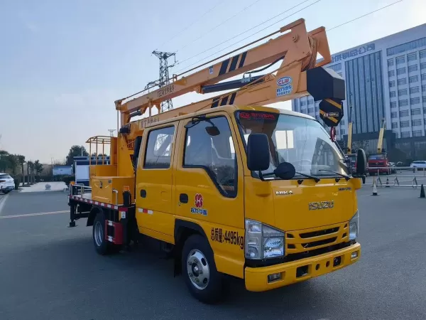 ISUZU ELF Double Cab 4x2 Aerial Work Truck with Crew Seats and Boom Lift Basket
