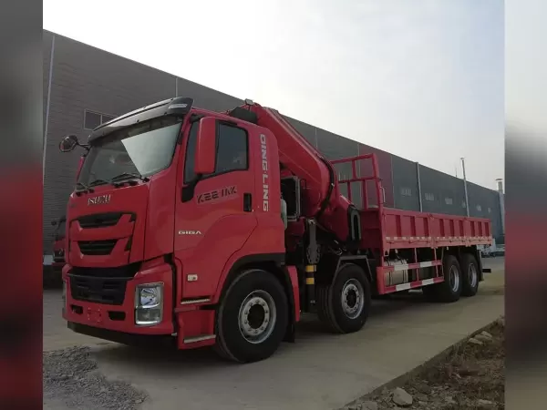 ISUZU GIGA 8x4 Knuckle Boom Crane Truck 31T Heavy Duty with Hydraulic Outriggers