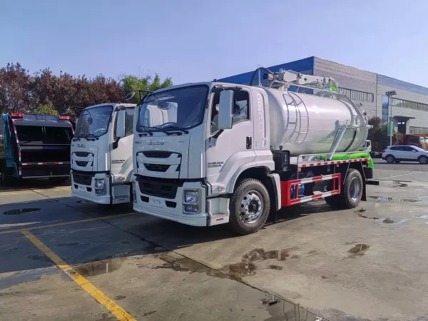 شاحنة شفط مياه الصرف ISUZU GIGA 4x2 بخزان ألومنيوم، خدمة تفريغ خفيفة