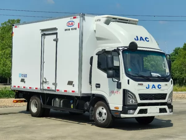 JAC 8cbm Plug-in Hybrid Refrigerated Truck for City Zones