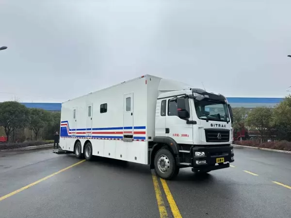 Modular Box-Cabin Ambulance for Rapid Deployment
