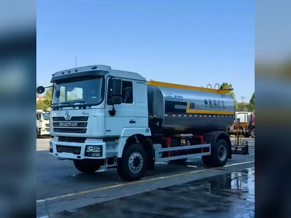 SHACMAN F3000 Asphalt Distributor 10cbm for Highways