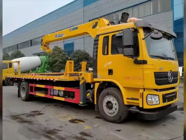 SHACMAN Wrecker with 8-Ton XCMG Crane for Lift & Tow