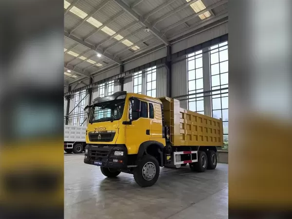SINOTRUK 371HP 6x4 Quarry Dump Truck for Rock Hauling