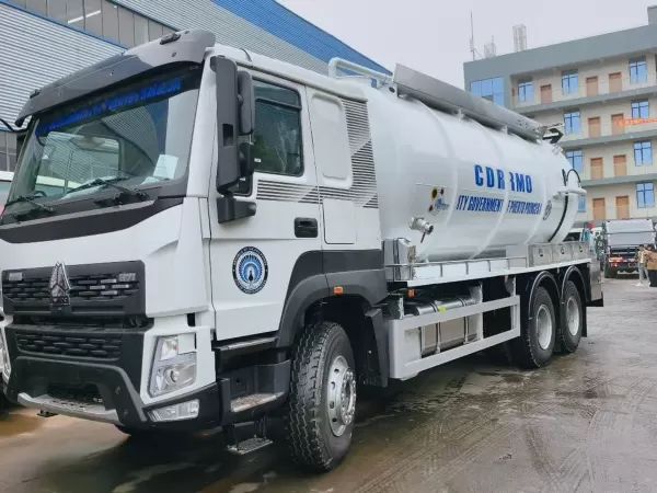 HOWO V7-X 6x4 371HP Combination Vacuum Jetting Truck | 18m³ Tank, LHD/RHD