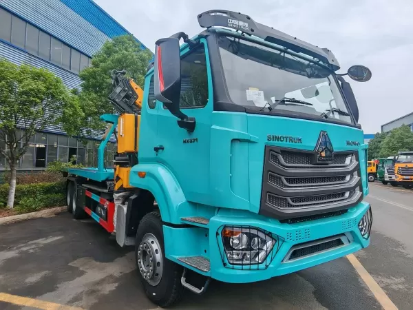 SINOTRUK HOWO NX 6x4 Heavy Wrecker Truck with Knuckle Boom Crane One-Tow-One Recovery